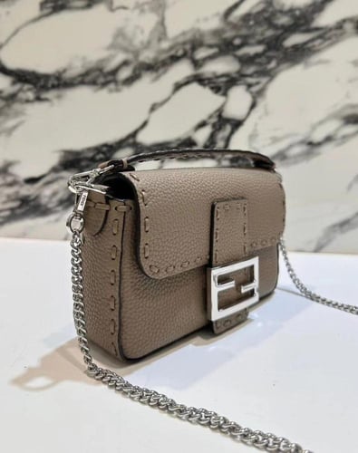 Fendi Baguette Mini 20CM