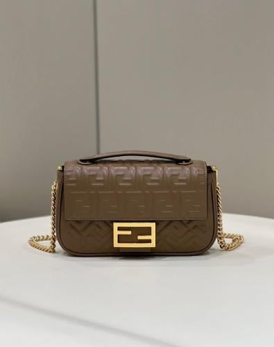 Fendi Baguette Chain Midi 24CM