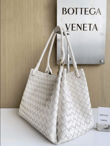 BOTTEGA Large Parachute 30cm اوف وايت