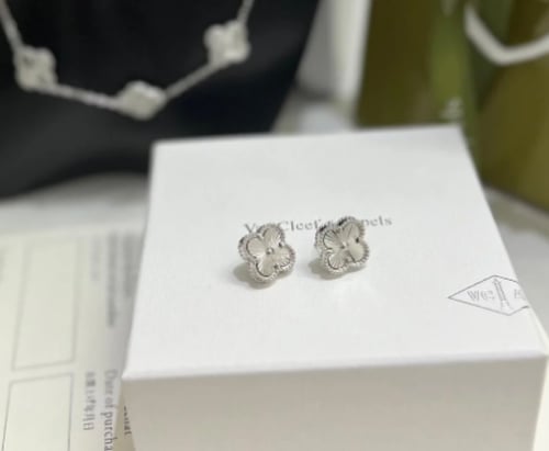 van cleef & arpels مطليه