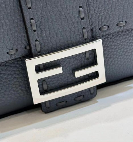 Fendi Baguette Mini 20CM