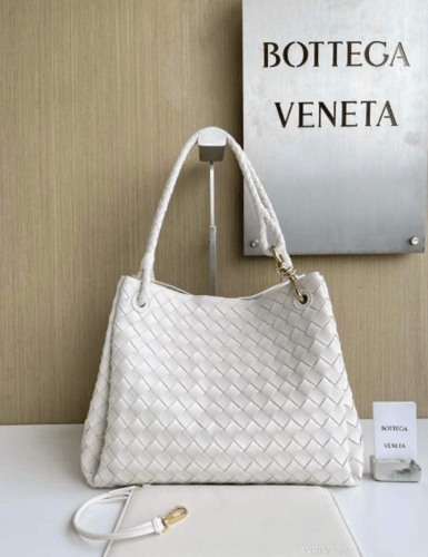 BOTTEGA Large Parachute 30cm اوف وايت