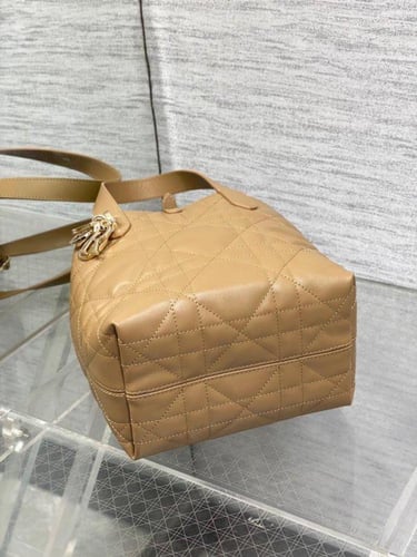 DIOR 18,5CM