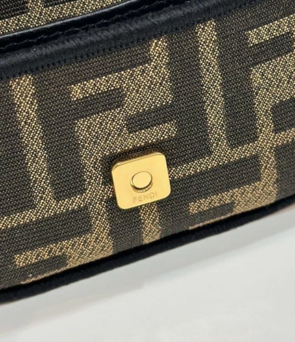 FENDI NANO 10,5CM