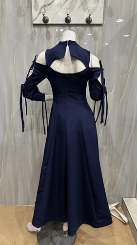 فستان كحلي اكمام مكشوفه ميدي