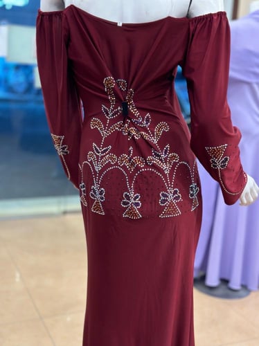 فستان فخم عنابي كريستال