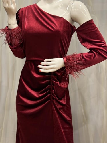 فستان عودي مخمل