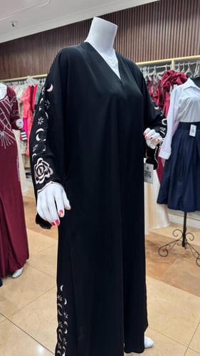 عباية مطرزه بنك