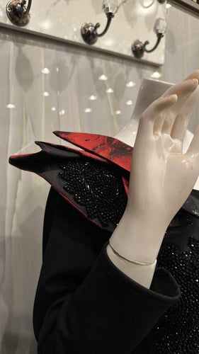 فستان سهره اسود ملكي بتصميم روماني كُم احرام