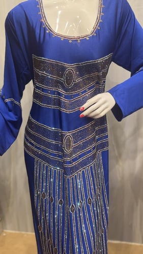 فساتين تفصيل فخم