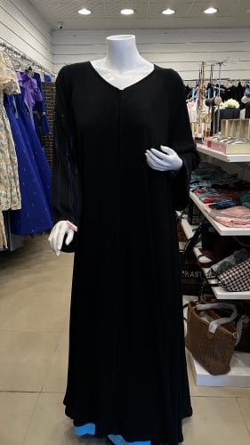 عبايه كلوش كامل كسرة من الخلف