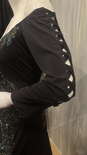 فساتين تفصيل فخم