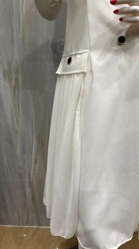 فستان ميدي ابيض ب اكمام