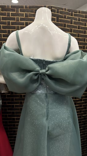 فستان سهره بفيونكه من الخلف