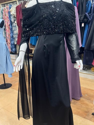 فستان اسود اوف شولدر تفصيل قطعه وحده