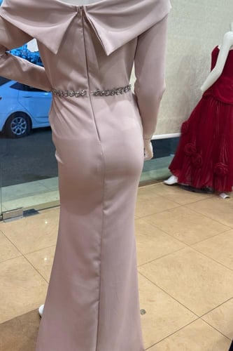 فستان خربزي اوف شولدر كريستال على الخصر