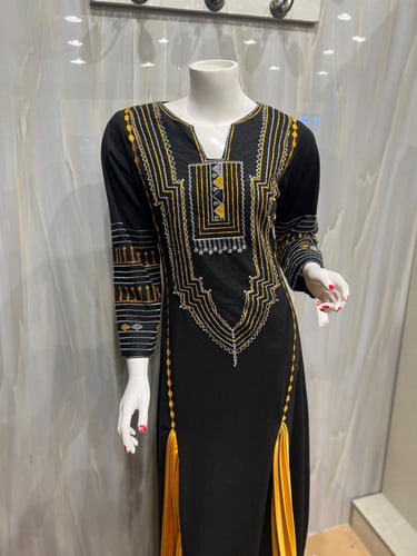 فستان جنوبي اسود و كسرات كموني