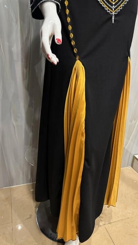 فستان جنوبي اسود و كسرات كموني