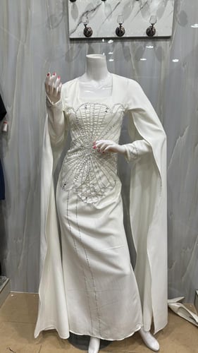 فستان سهره ابيض مرصع بكريستال