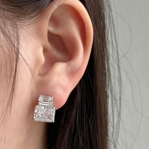 حلق فضة مع زيركون برّاق