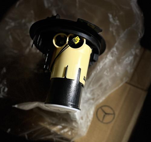 طرمبة بنزين مرسيدس يخت w222 اصلي وكالة (جديد)