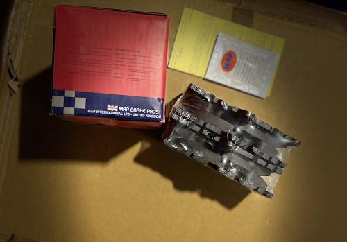 طقم فحمات امامي خلفي لكزس 430 تايون جوده عاليه