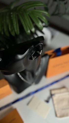 طقم سلسال وحلق لويس فيتون