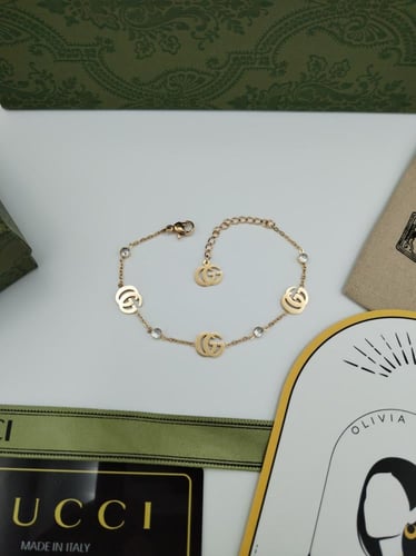 اسوارة قوتشي مع الملحقات