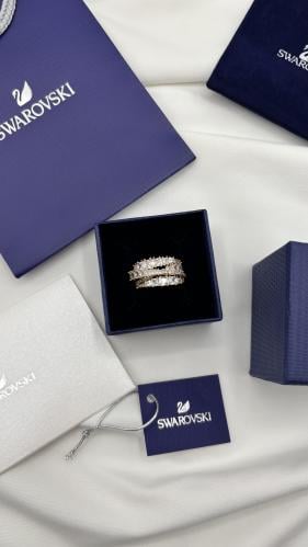 خاتم سوارفسكي ذهبي مع الملحقات