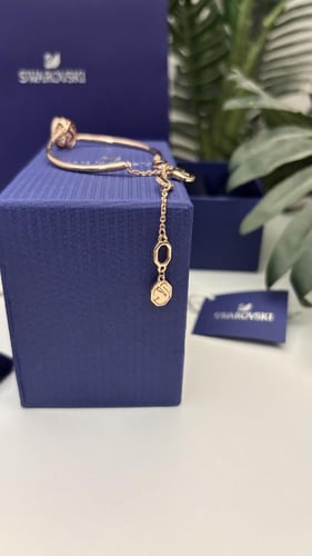 اسوارة سوارفسكي