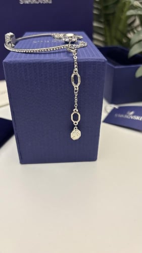 اسوارة سوارفسكي