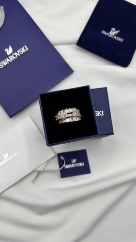 خاتم سوارفسكي ذهبي مع الملحقات