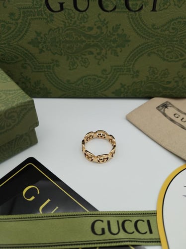 خاتم قوتشي مع الملحقات