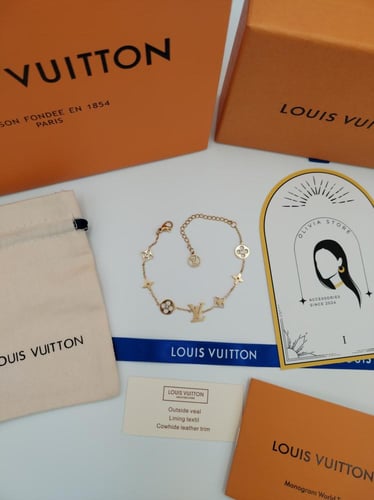 اسوارة لويس فيتون مع الملحقات