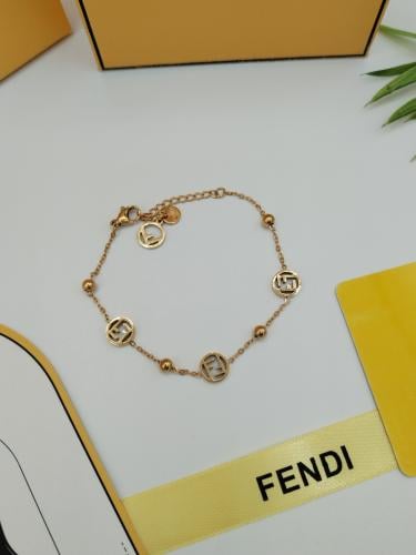 اسوارة فيندي مع الملحقات