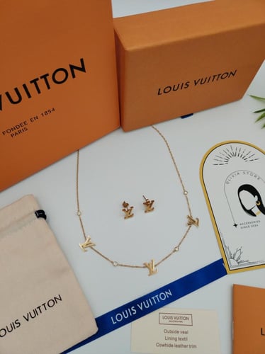 طقم سلسال وحلق لويس فيتون