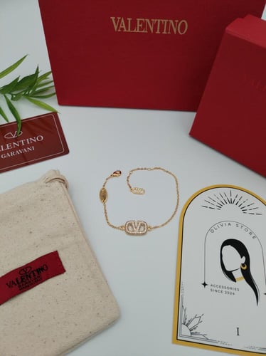 اسوارة فالنتينو مع الملحقات