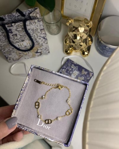 اسوارة ديور مع الملحقات