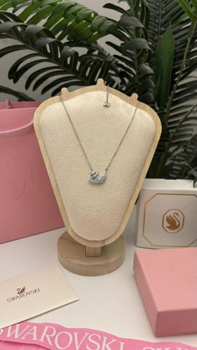 سلسال سوارفسكي البجعة