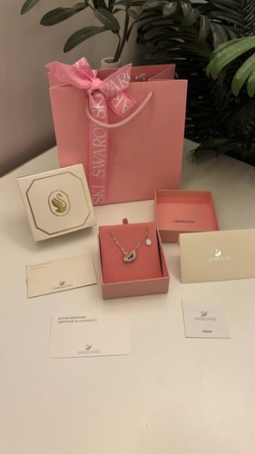 سلسال سوارفسكي البجعة راقص