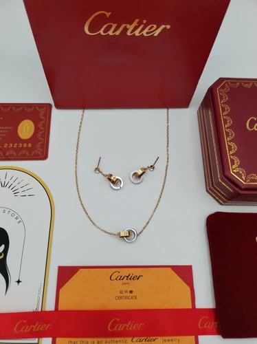 طقم سلسال وحلق كارتير (ذهبي)