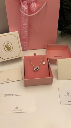 سلسال سوارفسكي البجعة راقص