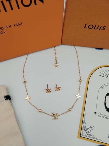 طقم سلسال وحلق لويس فيتون