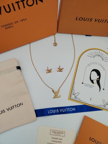 طقم سلسال وحلق لويس فيتون