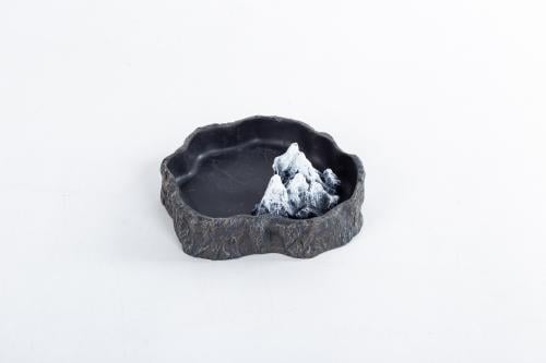 MOUNTAIN-SHAPED FOOD AND WATER DISHE