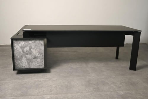 طقم مكتب مقاس 2200*1800*750 + وحدة جانبية لون أسود...