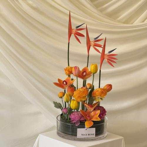 فازة ورد صناعي