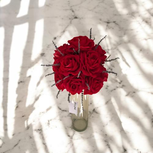 فازة ورد صناعي