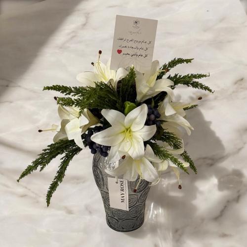 فازة ورد صناعي