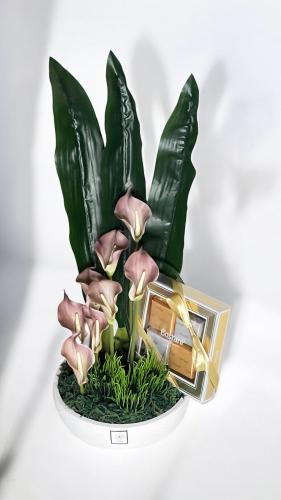 فازة ورد مع تشوكلت